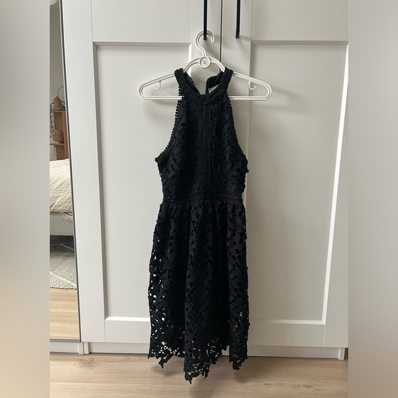 Beautiful black eyelet dress - Picture 3 of 3